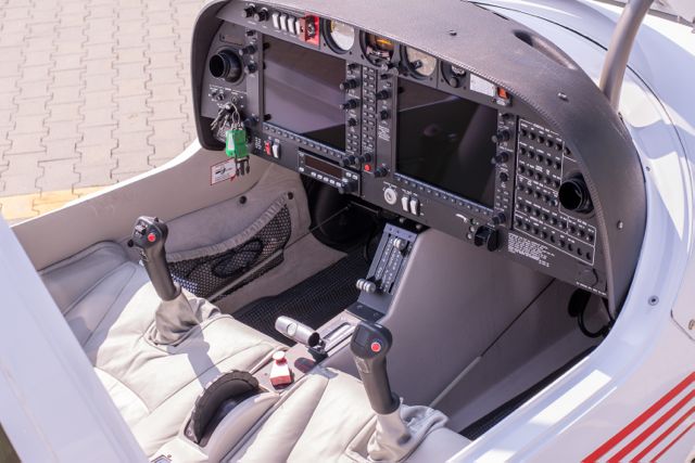 DA40 intérieur bis